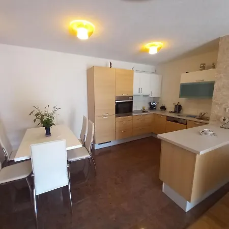 Holiday Juric Apartment