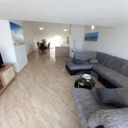 Apartment Holiday Juric Pula